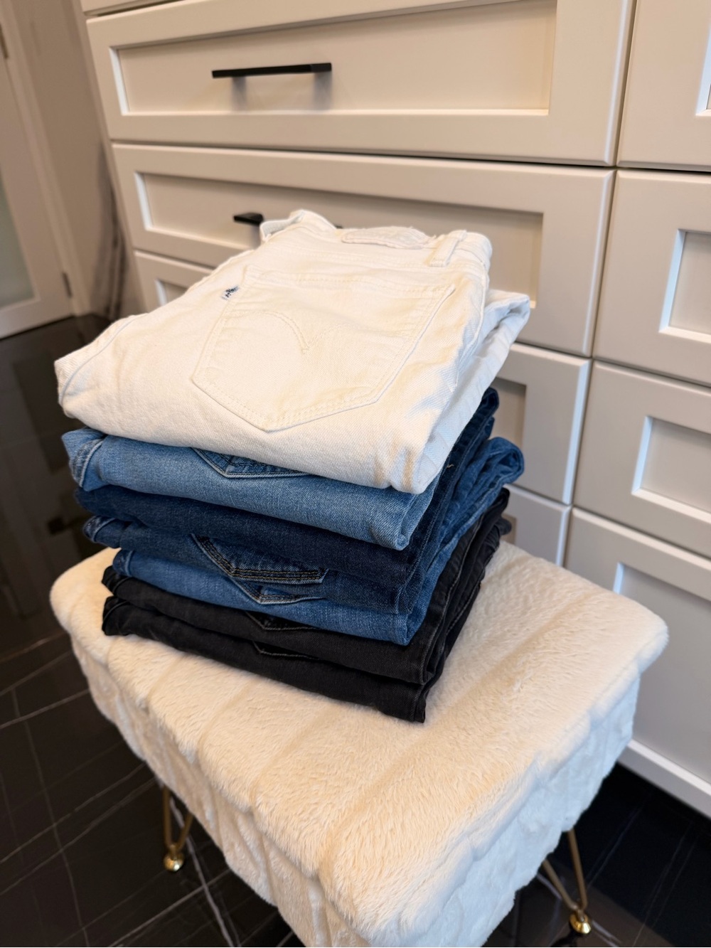 Levi's Women's Jeans Stack — White, Light Blue, Mid Blue, Dark Blue, Black